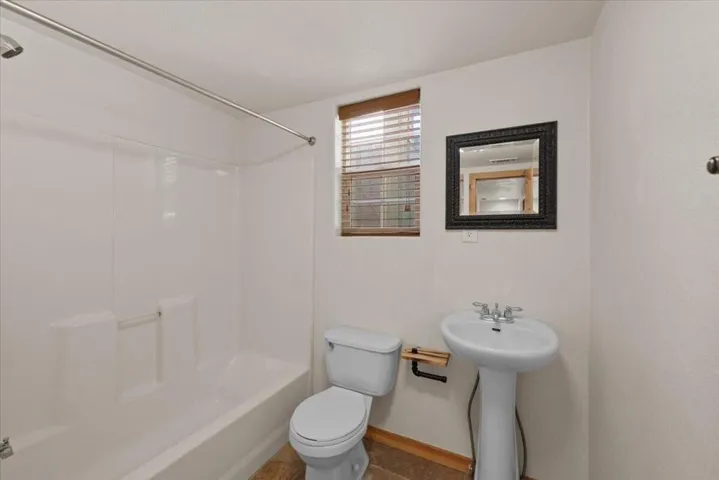 027_Downstair Guest Bath
