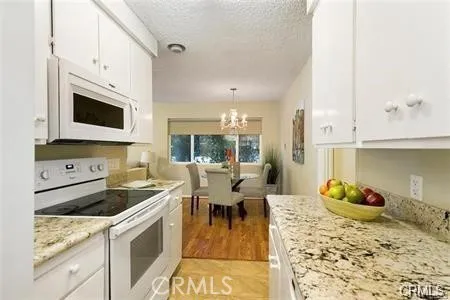 1421 Midvale Avenue 201, Los Angeles, California 90024 — photo 4