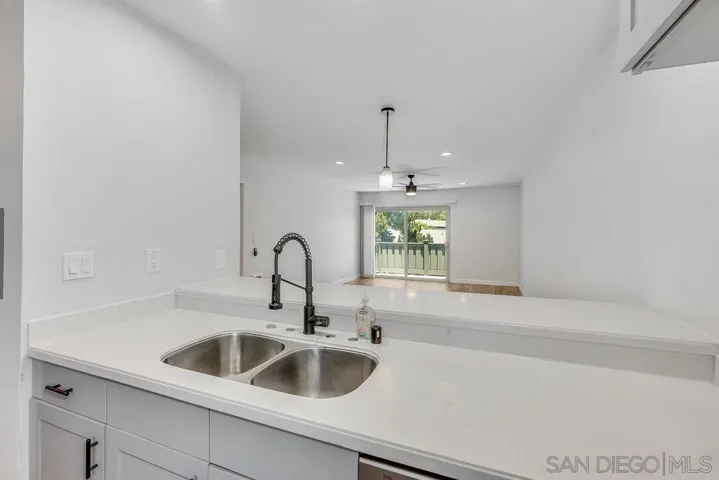 4185 Mount Alifan Pl L, San Diego, California 92111 — photo 4