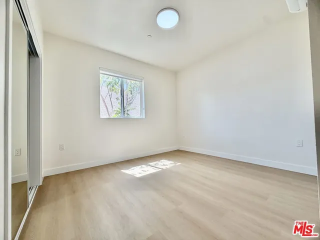 233 1/2 N Chicago Street 233 1/2, Los Angeles, California 90033 — photo 5