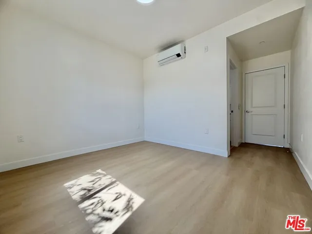 233 1/2 N Chicago Street 233 1/2, Los Angeles, California 90033 — photo 4