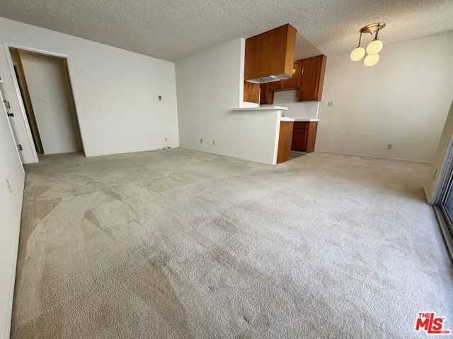 1261 Granville Avenue 6, Los Angeles, California 90025 — photo 4