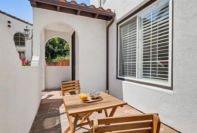 18120 Jaguar Court, Los Angeles, California 91335 — photo 4