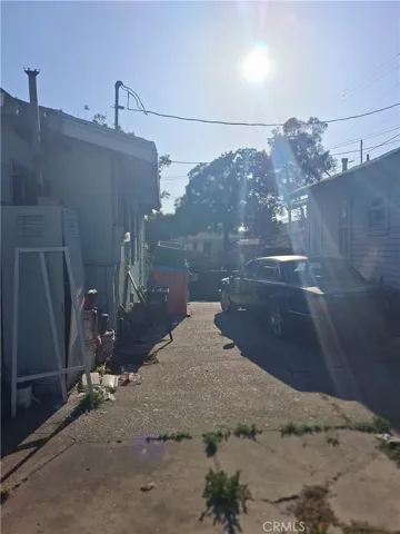 11714 S San Pedro, Los Angeles, California 90061 — photo 4