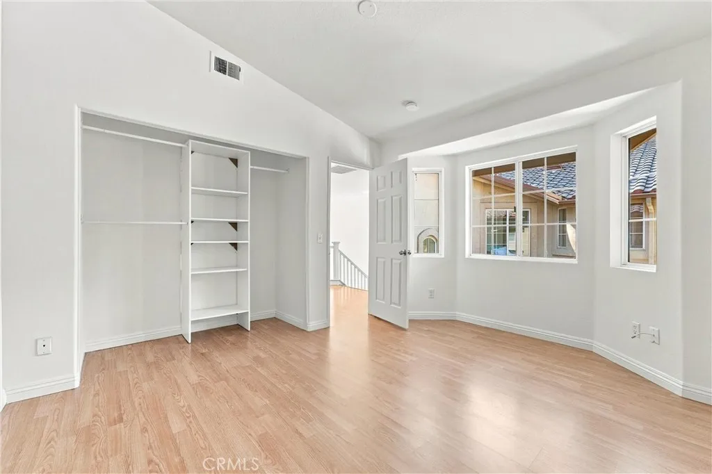 3rd bedroom, upstairs, facing windows 3rd bedroom, upstairs, facing windows