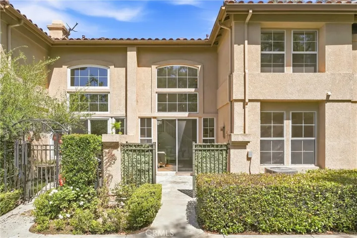 Facing the Patio with gate opened.