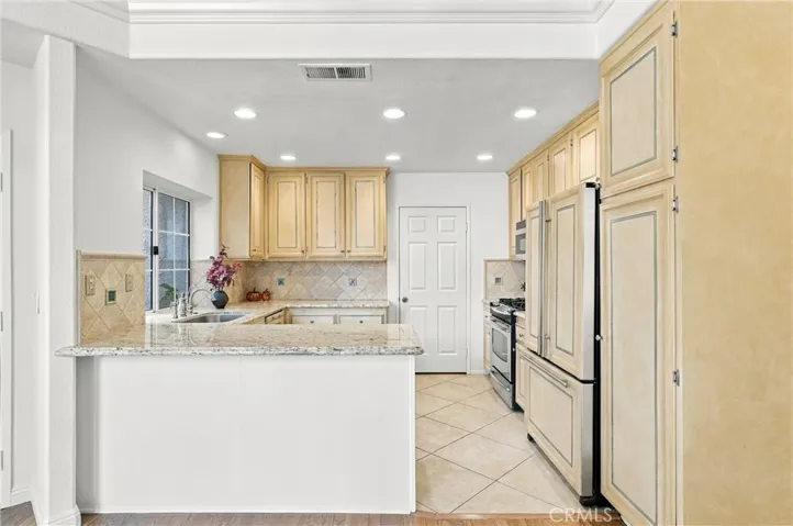 Open Kitchen, tasteful design, granit countertops