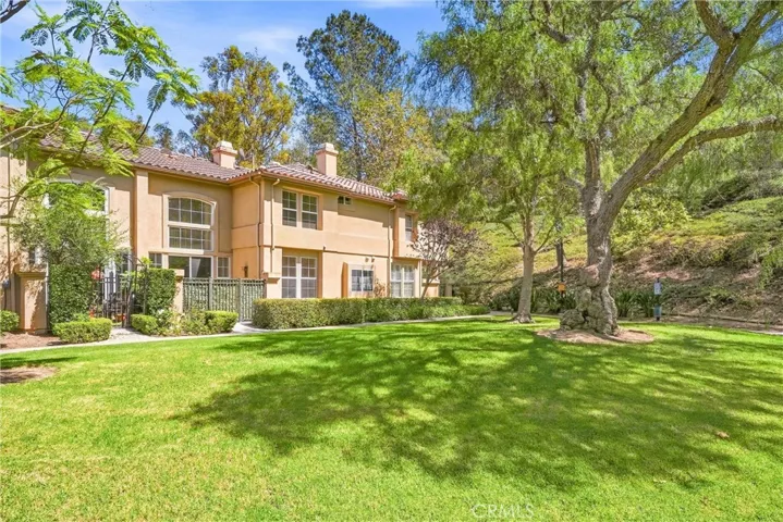 Gorgeous home with views of Greenbelt