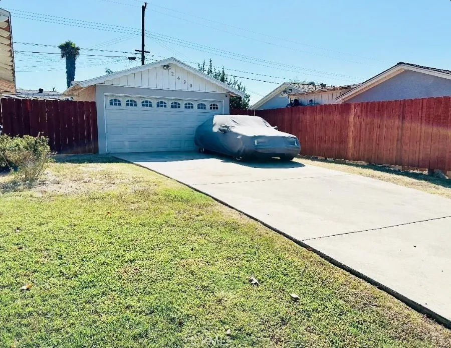 Detached 2-car garage Detached 2-car garage