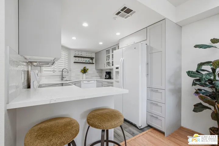 255 S Avenida Caballeros 113, Palm Springs, California 92262 — photo 5