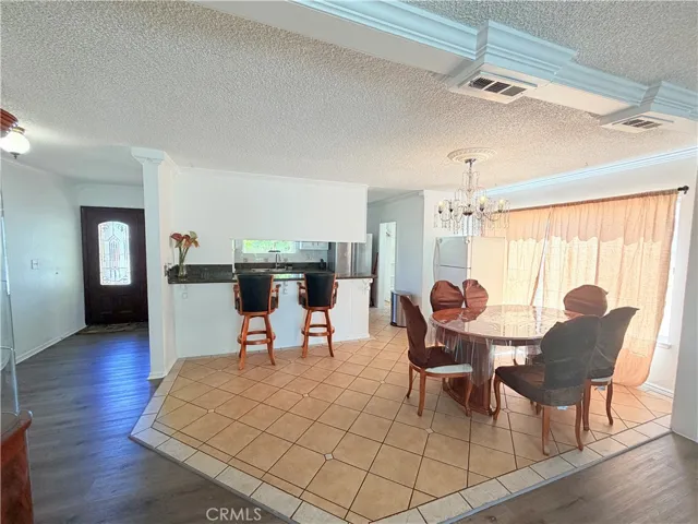 9423 Woodley, Los Angeles, California 91343 — photo 5