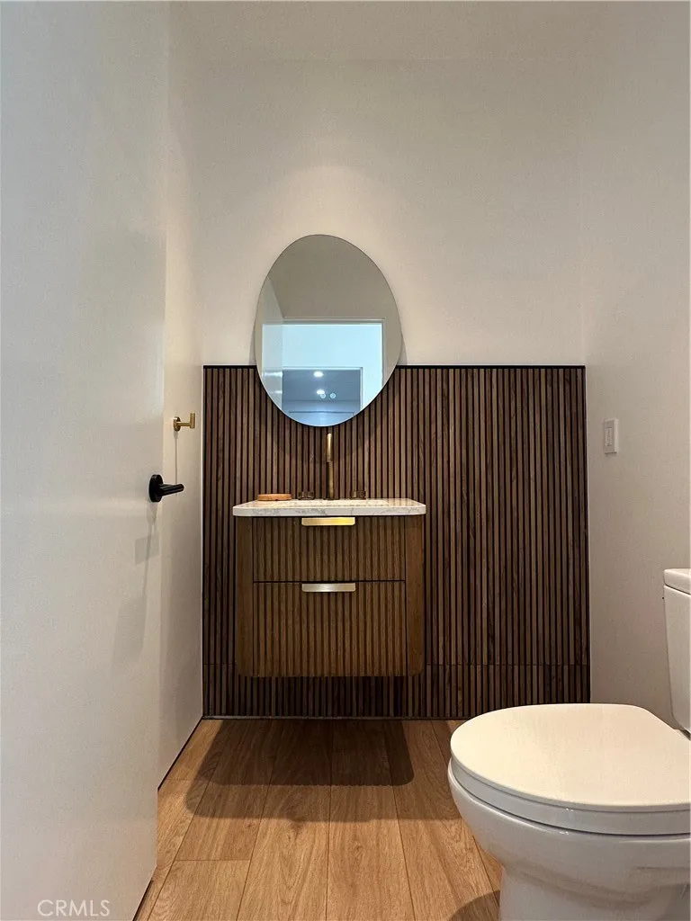 Powder Room
Powder Room