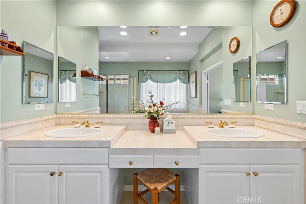 Gorgeous Dual Vanity Area Accented in Beautiful Stone. Gorgeous Dual Vanity Area Accented in Beautiful Stone.