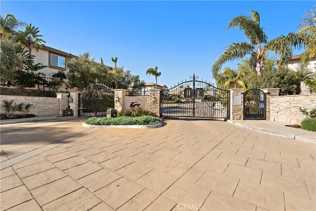 Stunning Guard-Gated Neighborhood of "Hillcrest Estates". Stunning Guard-Gated Neighborhood of "Hillcrest Estates".