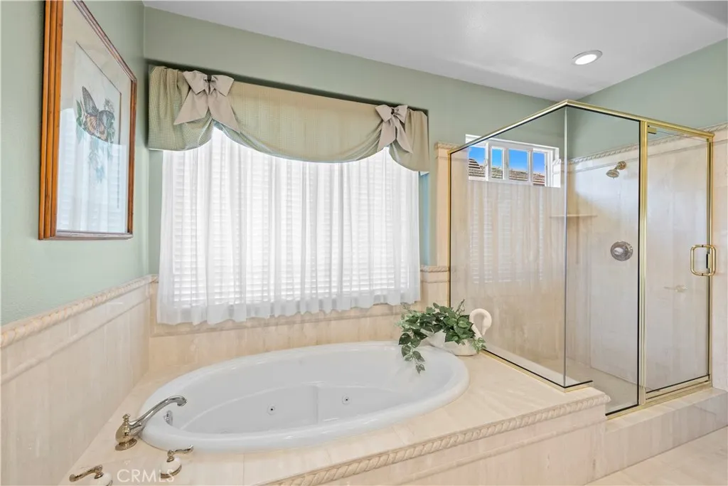 Luxurious Jetted Spa Tub for Your Enjoyment. Luxurious Jetted Spa Tub for Your Enjoyment.