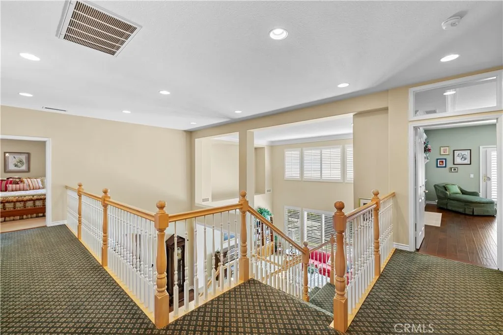 Gorgeous Staircase which Leads Upstairs to 3 Additional En-Suites plus an Office. Gorgeous Staircase which Leads Upstairs to 3 Additional En-Suites plus an Office.