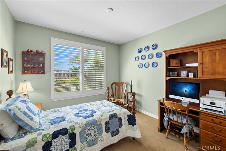 Lovely Main Floor Bedroom (En-Suite).