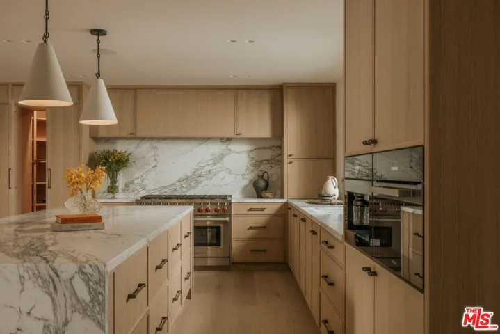 1417 Bluebird Avenue, Los Angeles, California 90069 — photo 5