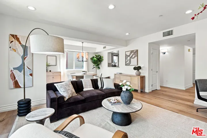 325 Arnaz Drive 301, Los Angeles, California 90048 — photo 5