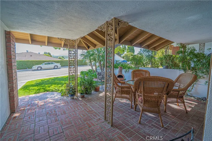 26811 Oak Branch Circle, Newhall, California 91321 — photo 5