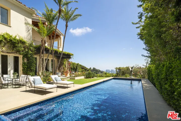 1672 Waynecrest Drive, Los Angeles, California 90210 — photo 4