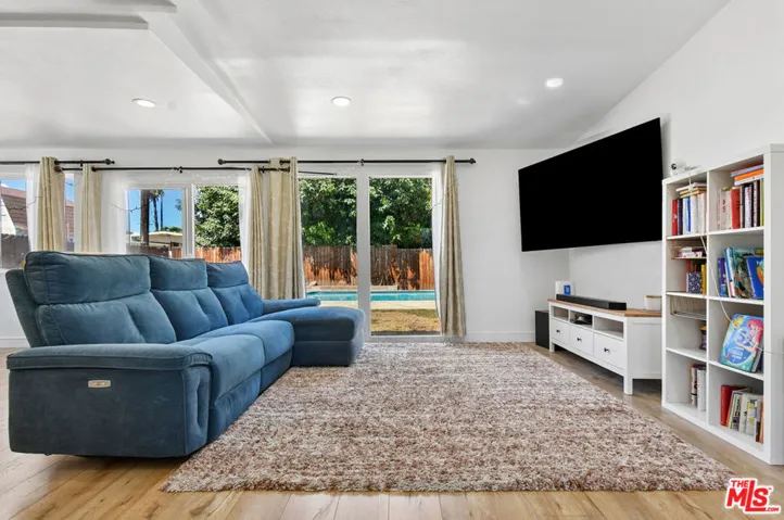 19447 Elkwood Street, Los Angeles, California 91335 — photo 4