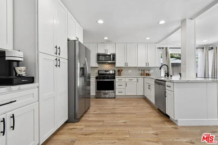 19447 Elkwood Street, Los Angeles, California 91335 — photo 5