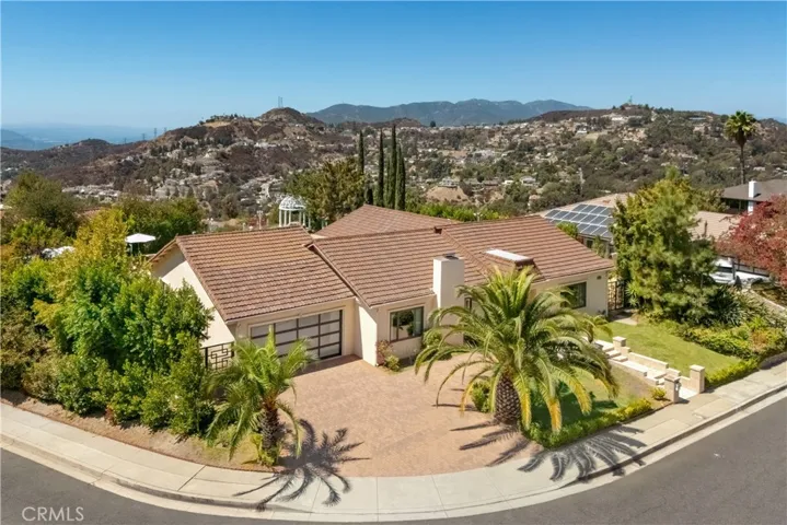 3851 Karen Lynn Drive, Glendale, California 91206 — photo 5