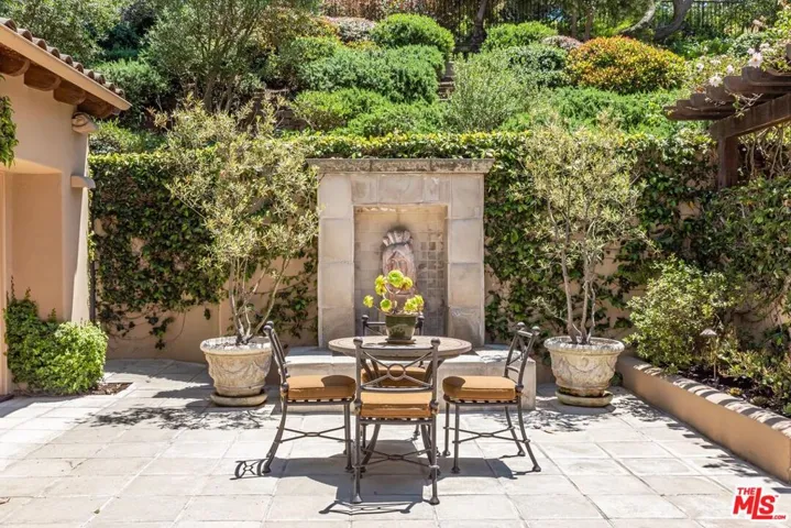 14701 Mulholland Drive, Los Angeles, California 90077 — photo 5