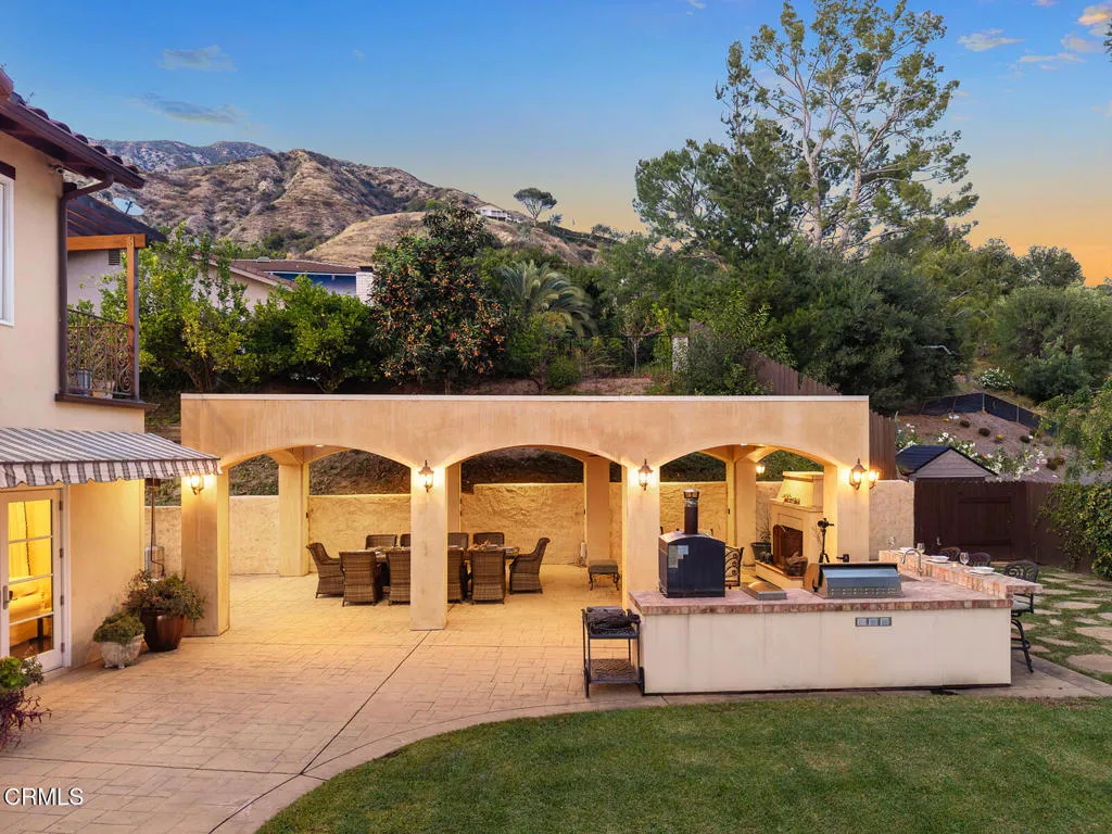 Outdoor Kitchen