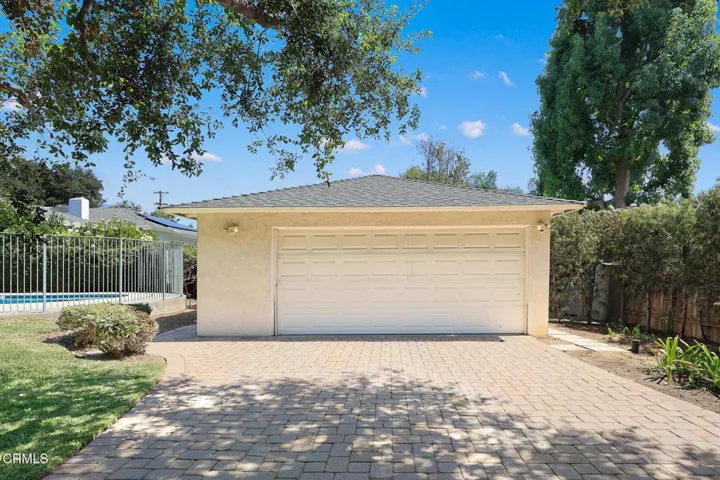 2-Car Garage