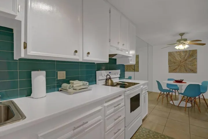 680 N Ashurst Court 100, Palm Springs, California 92262 — photo 4