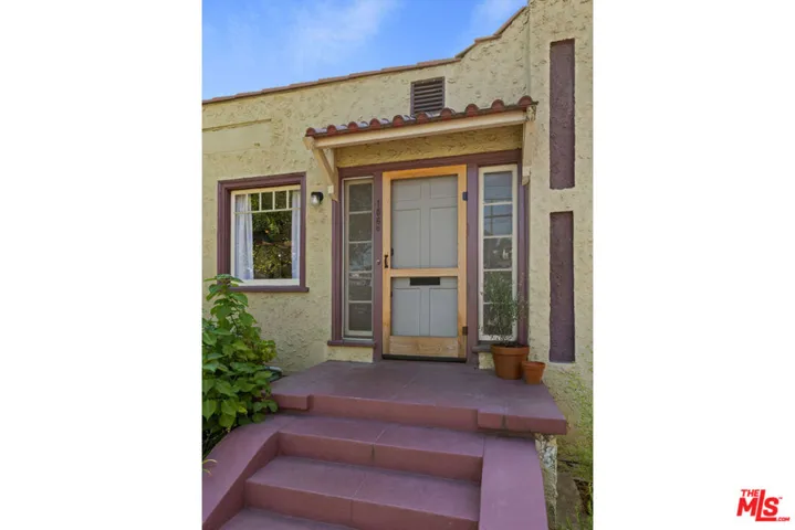 1560 Morton Avenue, Los Angeles, California 90026 — photo 4