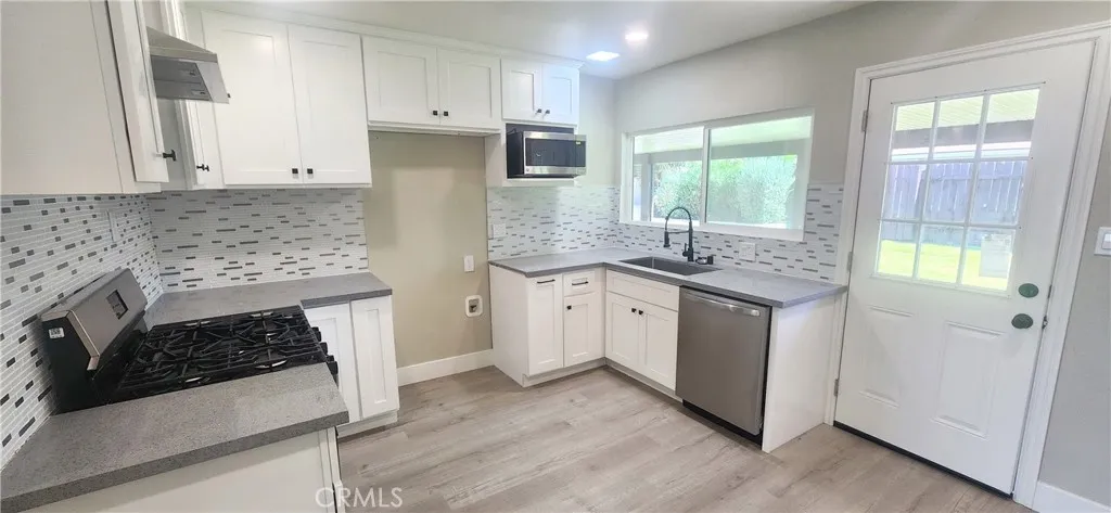360 E Rancho, Corona, California 92879 — photo 4