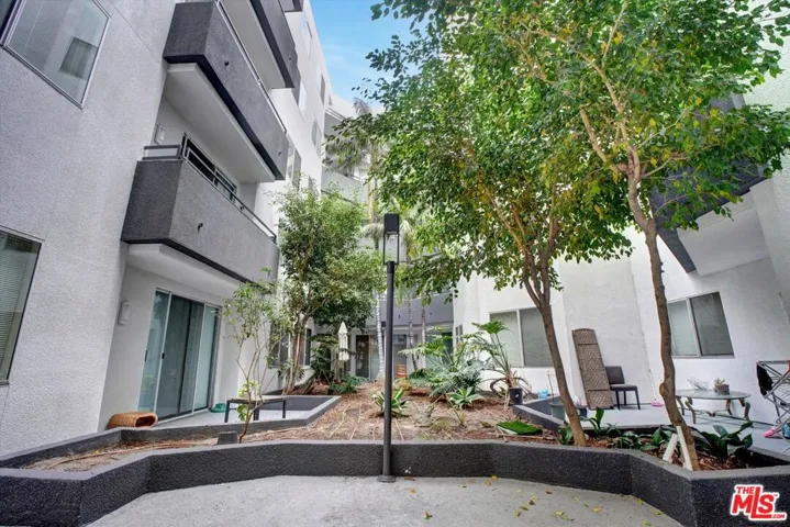 10600 Wilshire Boulevard 514, Los Angeles, California 90024 — photo 4