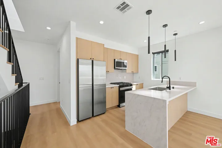 6212 Banner Avenue, Los Angeles, California 90038 — photo 5