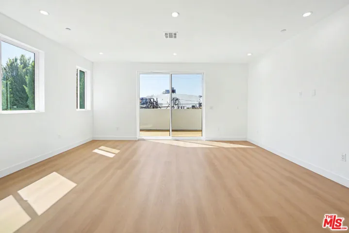 6212 Banner Avenue, Los Angeles, California 90038 — photo 4
