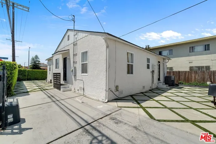 1978 S Holt Avenue, Los Angeles, California 90034 — photo 4