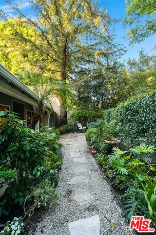 14633 Valley Vista Boulevard, Los Angeles, California 91403 — photo 5