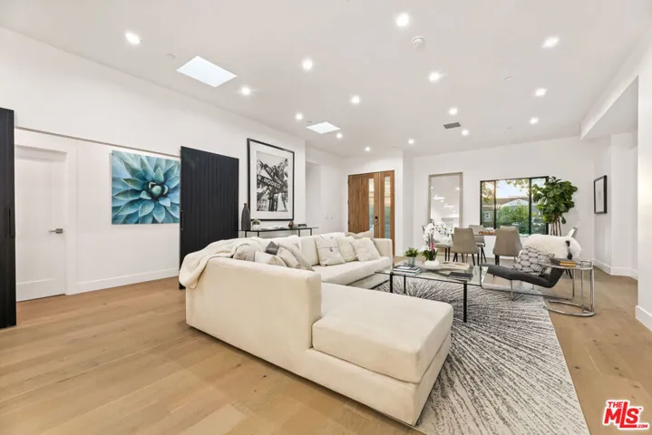 1170 S Lucerne Boulevard, Los Angeles, California 90019 — photo 4