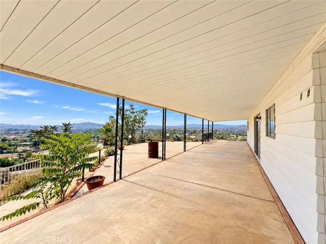 1020 Clayton, Perris, California 92570 — photo 4