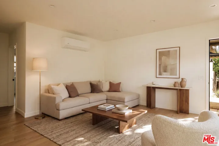 244 Dimmick Avenue, Los Angeles, California 90291 — photo 5