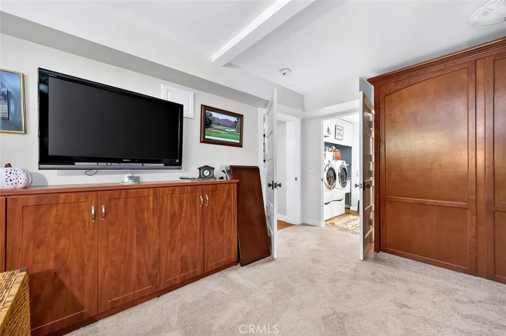 Third bedroom with a Murphy bed. Third bedroom with a Murphy bed.