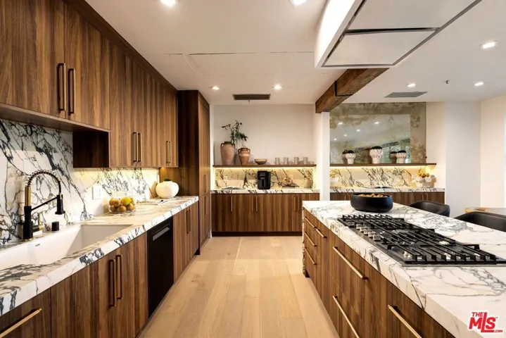 10580 Wilshire Boulevard 36, Los Angeles, California 90024 — photo 5