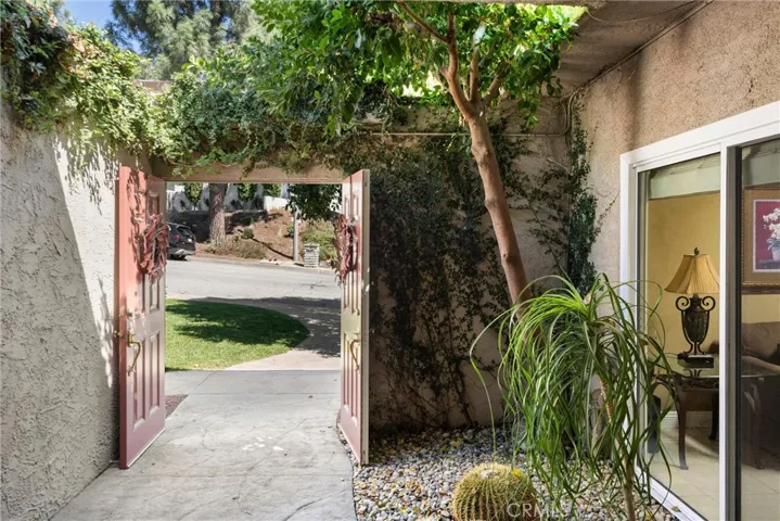 2621 N Mountain, Claremont, California 91711 — photo 4