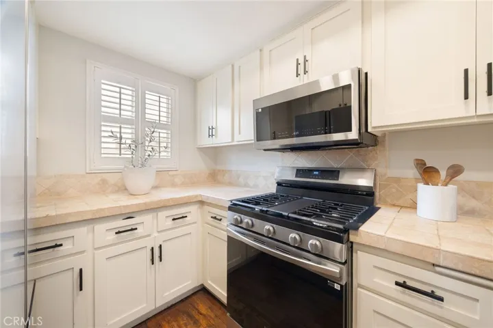 645 Chestnut, Long Beach, California 90802 — photo 4