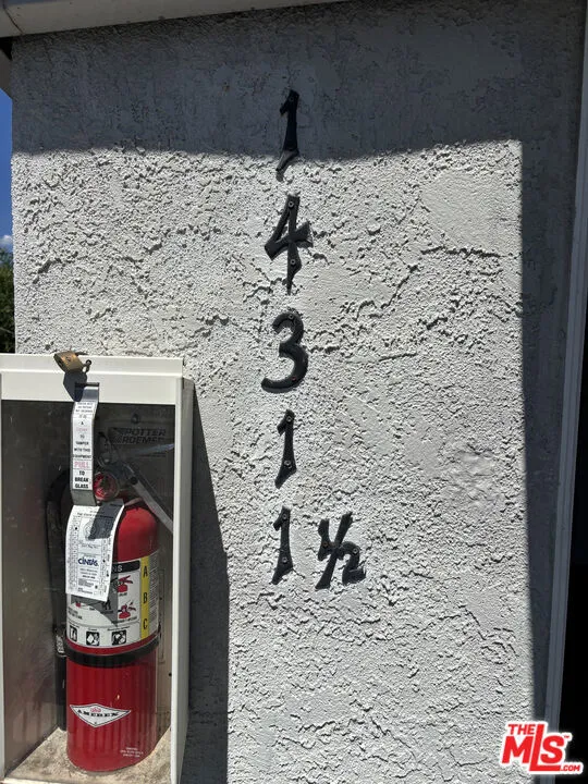 14311 1/2 Magnolia Blvd - 2 Bd 14311 1/2 Magnolia Blvd - 2 Bd