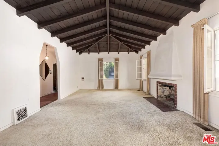 10524 Wilkins Avenue, Los Angeles, California 90024 — photo 5