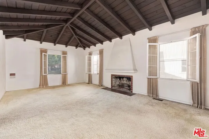 10524 Wilkins Avenue, Los Angeles, California 90024 — photo 4