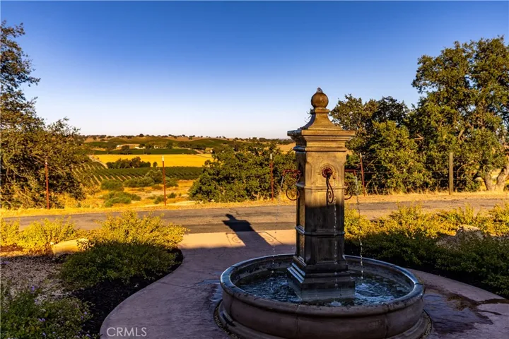 7485 Monterey, Paso Robles, California 93446 — photo 4